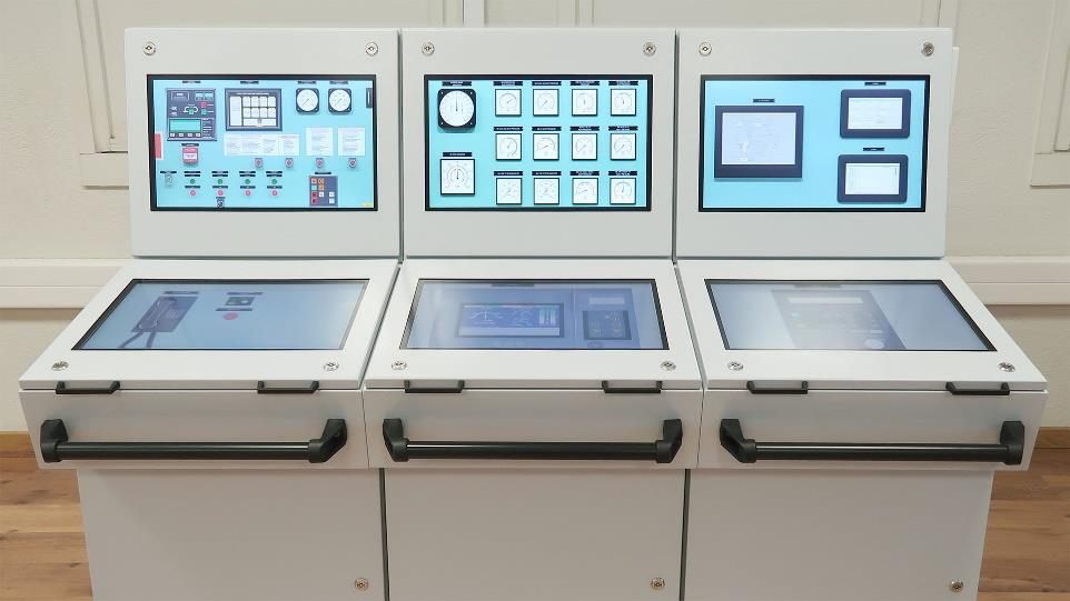 Touchscreen engine control consoles